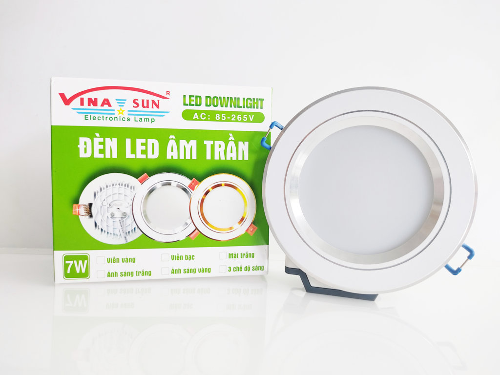 bongdenledamtrandownlightvienvangvienbacvientrangvinasunvinasuncaocapchatluonggiareledvinasuncomnguonroinhomducnguyenkhoi-2_myavacb5 Đèn Led Âm trần viền Bạc 12W ánh sáng Vàng (Downlight)